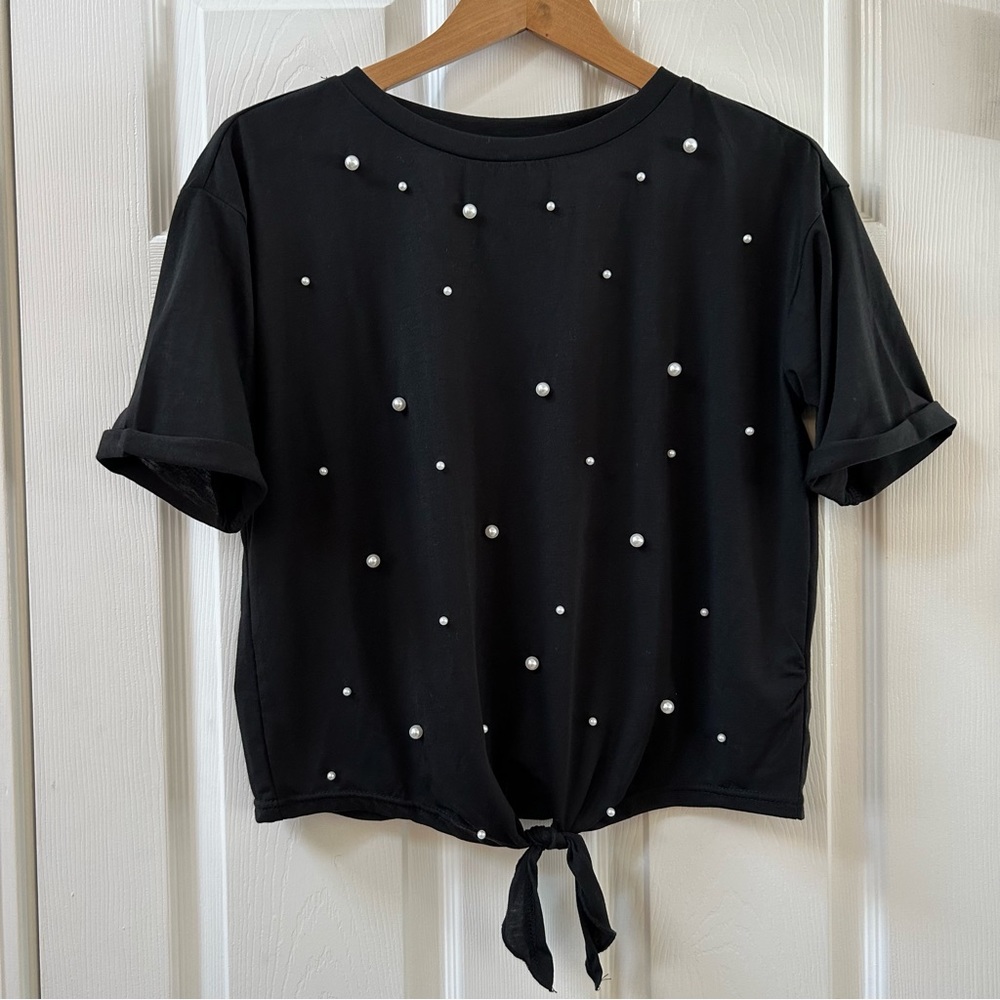 Black Short Sleeve Tie Front Pearl Detail Women’s Top Size Medium
